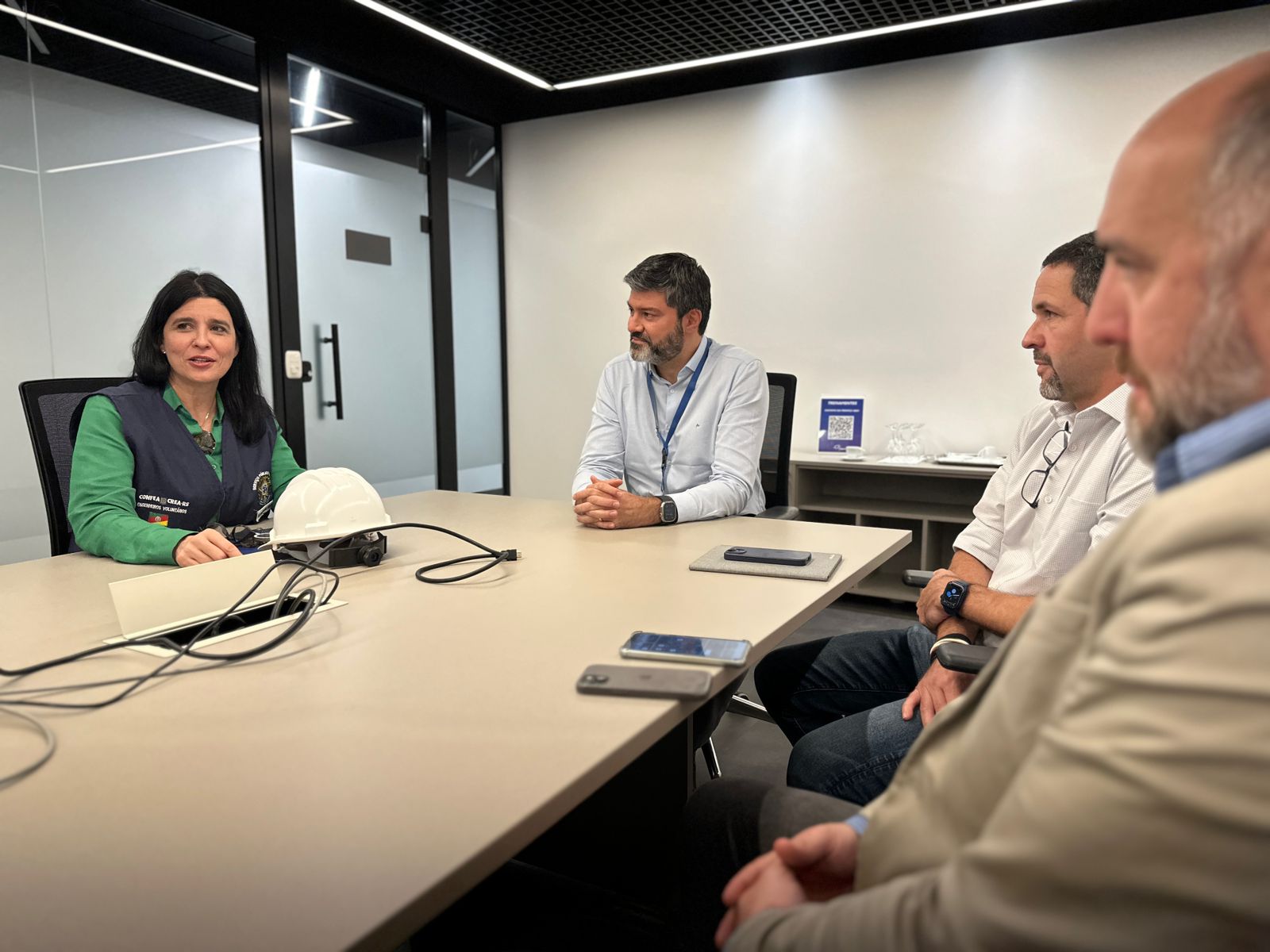 A partir da esq. Eng. Amb. Nanci Walter,  Eng. Mec. Cassio Gonçalves, Eng. Civ. Regis Carvalho e o diretor de Comunicação Rafael Guerra
